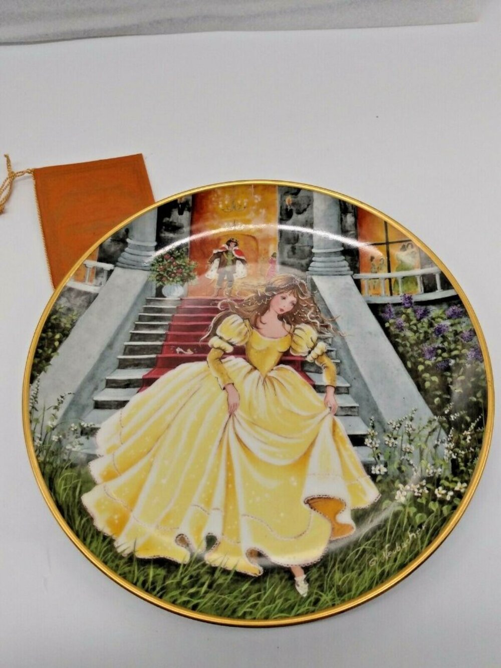Kaiser Porcelain W. Germany Neubacher Cinderella collector plate "Aschenputtel"